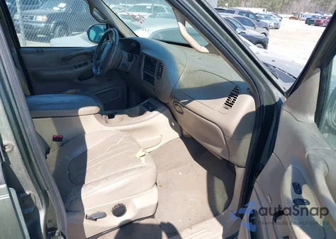 2000 Ford Expedition Eddie Bauer from USA, damaged, VIN 1FMRU17L1YLB94318